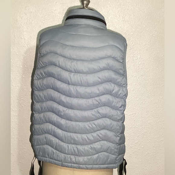 Bernardo blue puffy vest size large - Picture 2 of 11